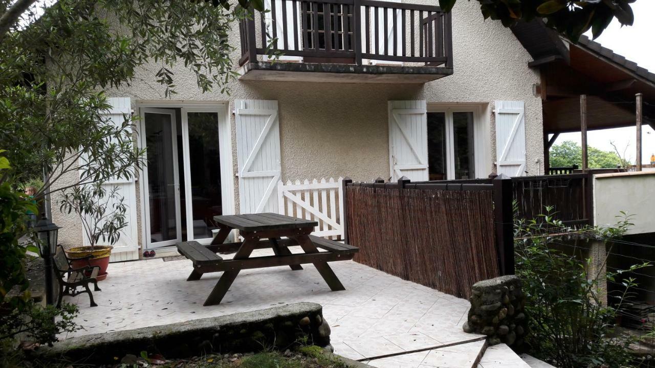 B&B En Plein Coeur De La Foret Artiguelouve Luaran gambar