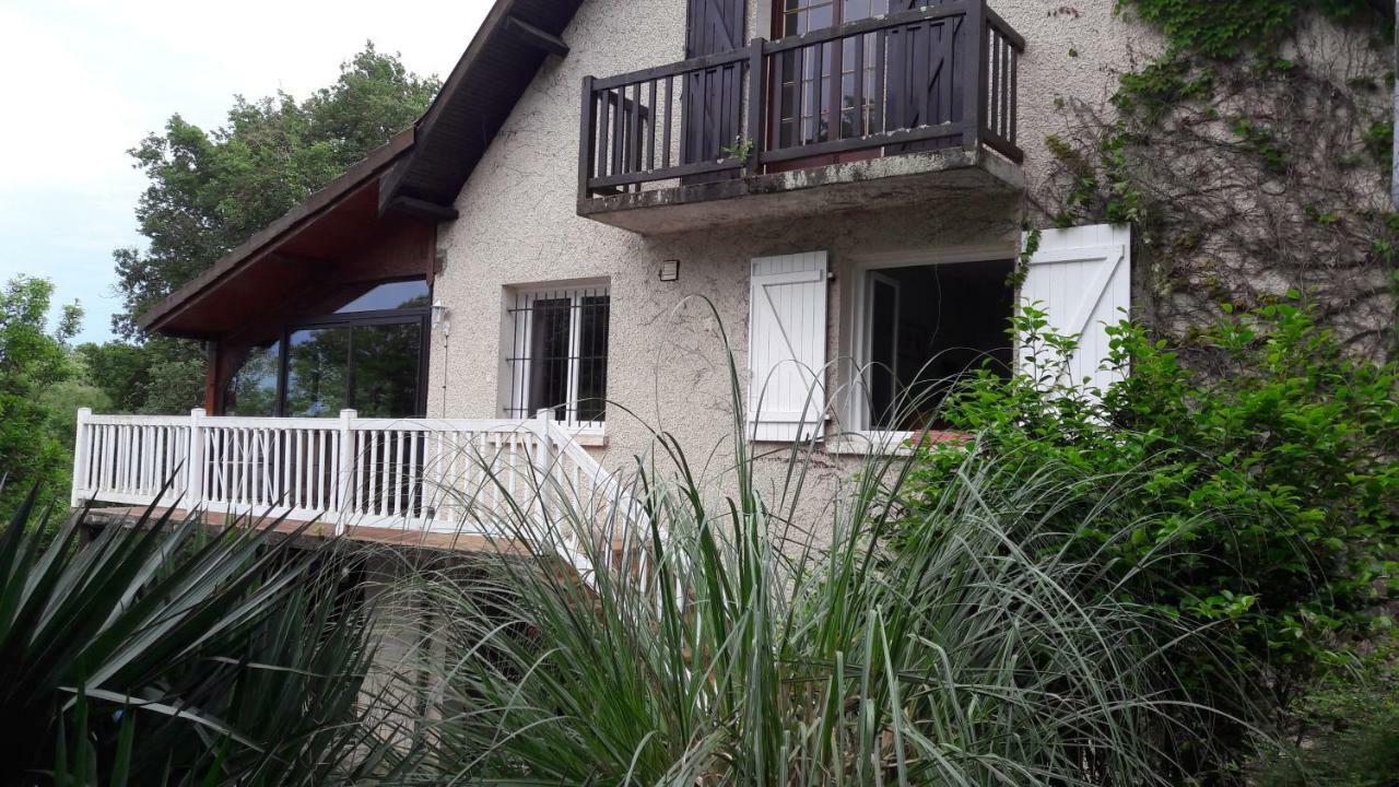 B&B En Plein Coeur De La Foret Artiguelouve Luaran gambar