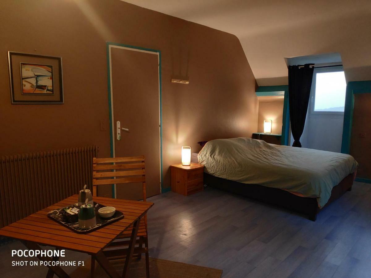 B&B En Plein Coeur De La Foret Artiguelouve Luaran gambar